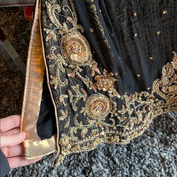 Black and gold Indian Pakistani salwar kameez - Picture 8 of 12